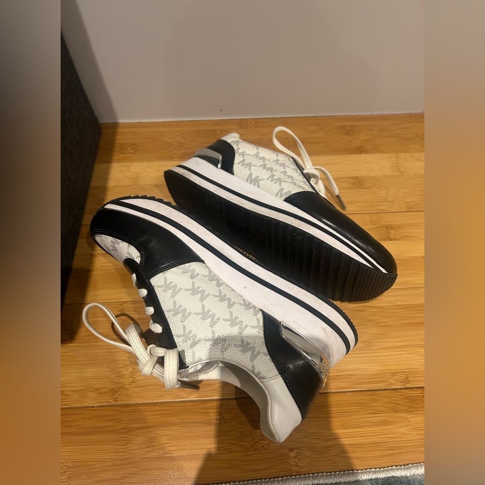 Michael Kors Monique Knit Trainer Sneakers Black/Optic White Women’s 6 - Picture 6 of 10